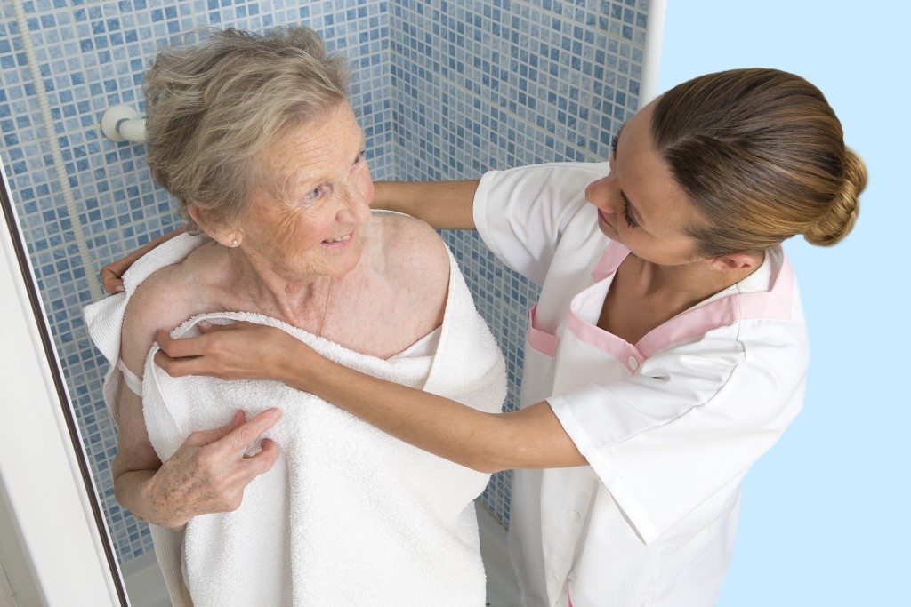 Showering Someone with Dementia 5 Helpful Tips